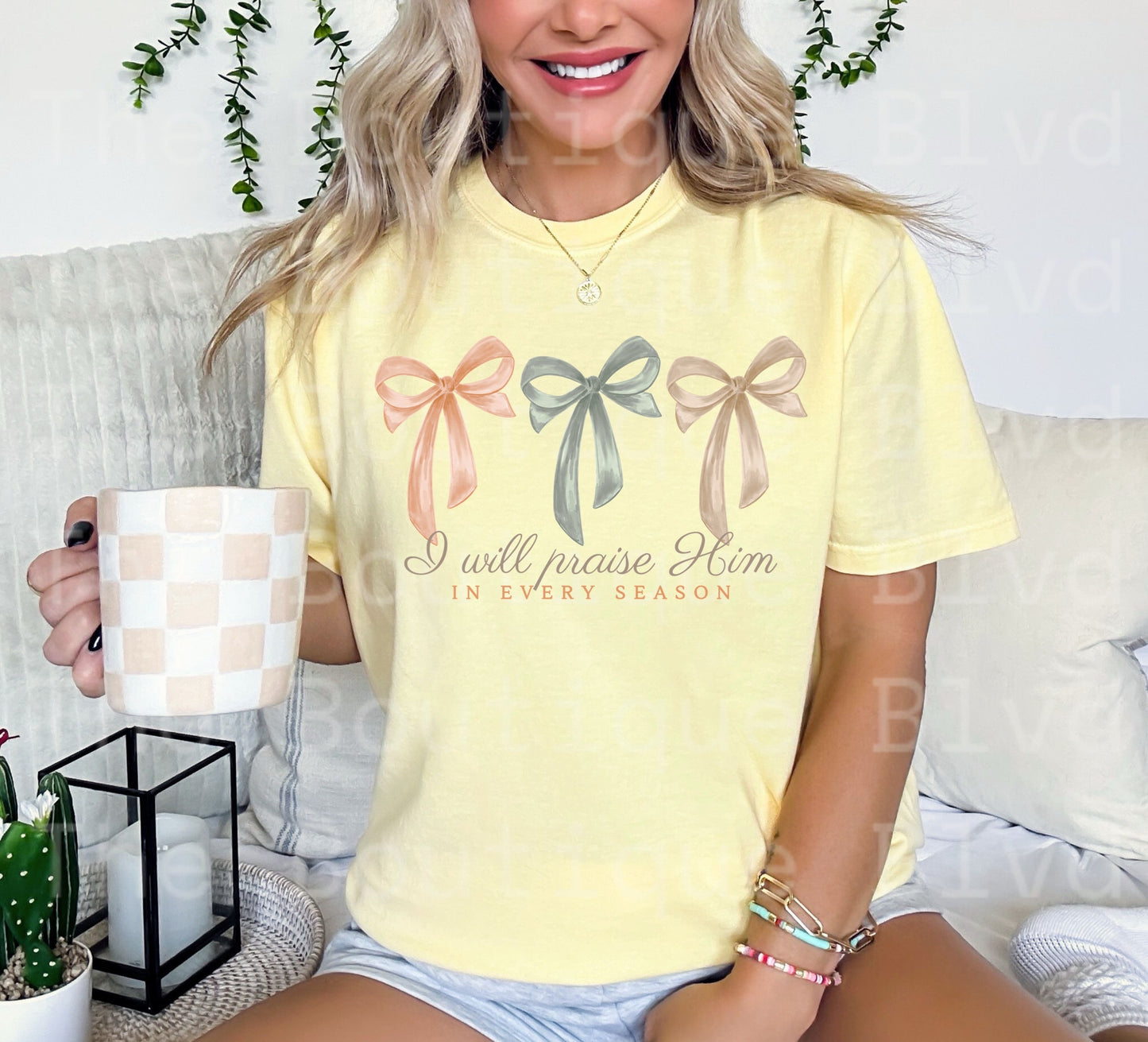 "I will praise him, in every season" t-shirt